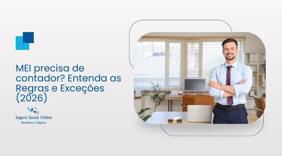Microempreendedor organizando finanças no computador e entendendo se MEI precisa de contador